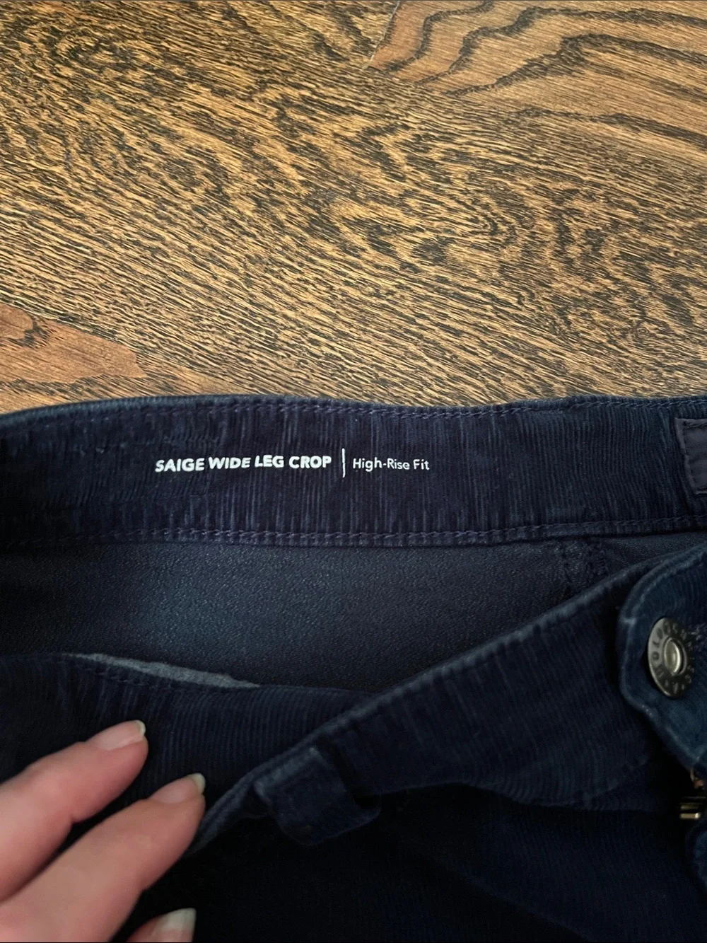 Ag Adriano Goldschmied Saige Wide Leg Crop Corduroy Pant - Picture 3 of 10